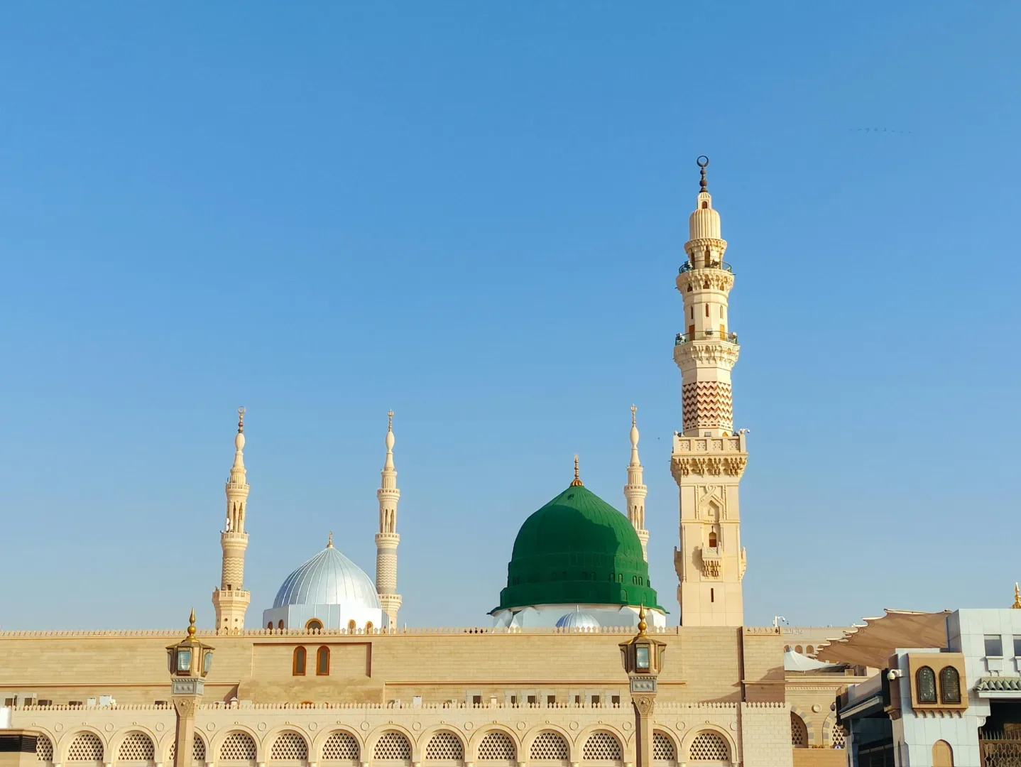 Essential Duas to Recite During Every Step of Your Umrah Journey